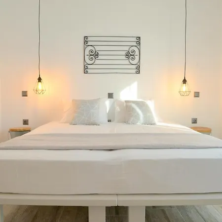 Margaritari Milos * Adamantas (Milos)