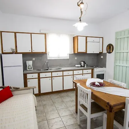 Margaritari Milos * Adamantas (Milos)