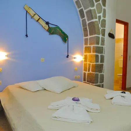 Margaritari Milos * Adamantas (Milos)